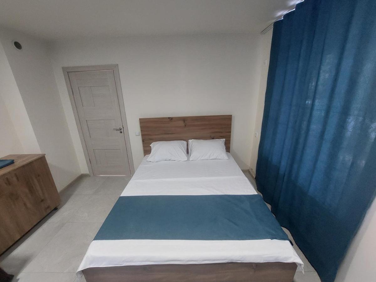 Favorit Hotel-Hostel Yerevan Ngoại thất bức ảnh